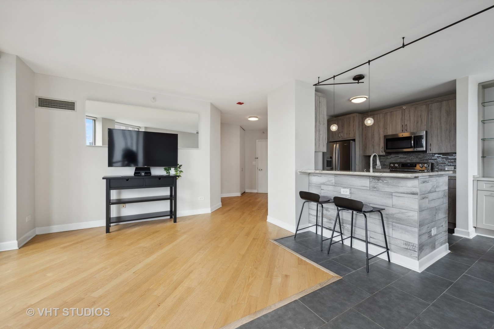 222 N COLUMBUS Drive Unit: 4402