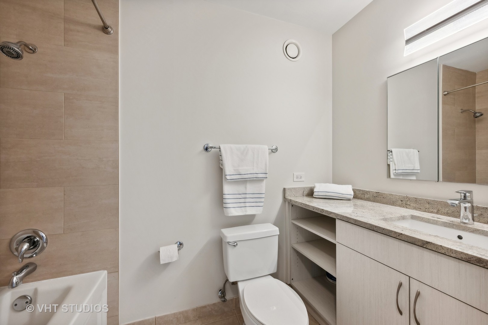 222 N COLUMBUS Drive Unit: 4402