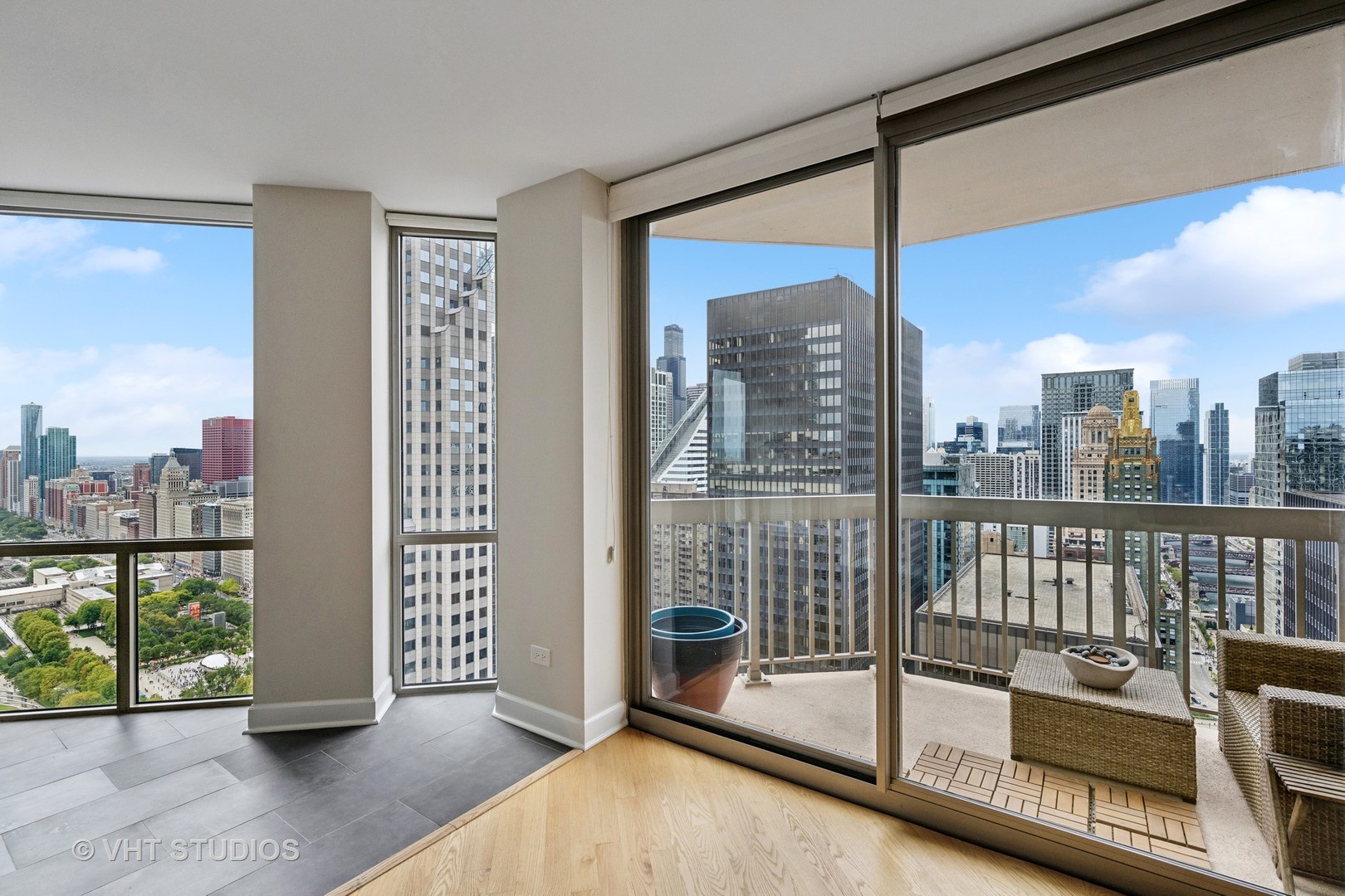 222 N COLUMBUS Drive Unit: 4402