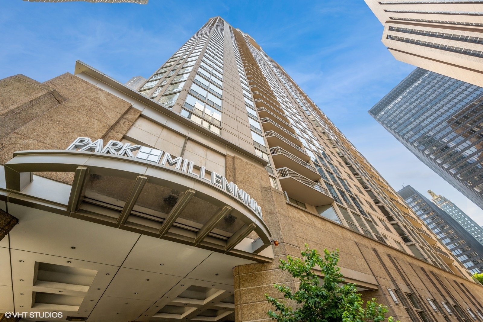 222 N COLUMBUS Drive Unit: 4402