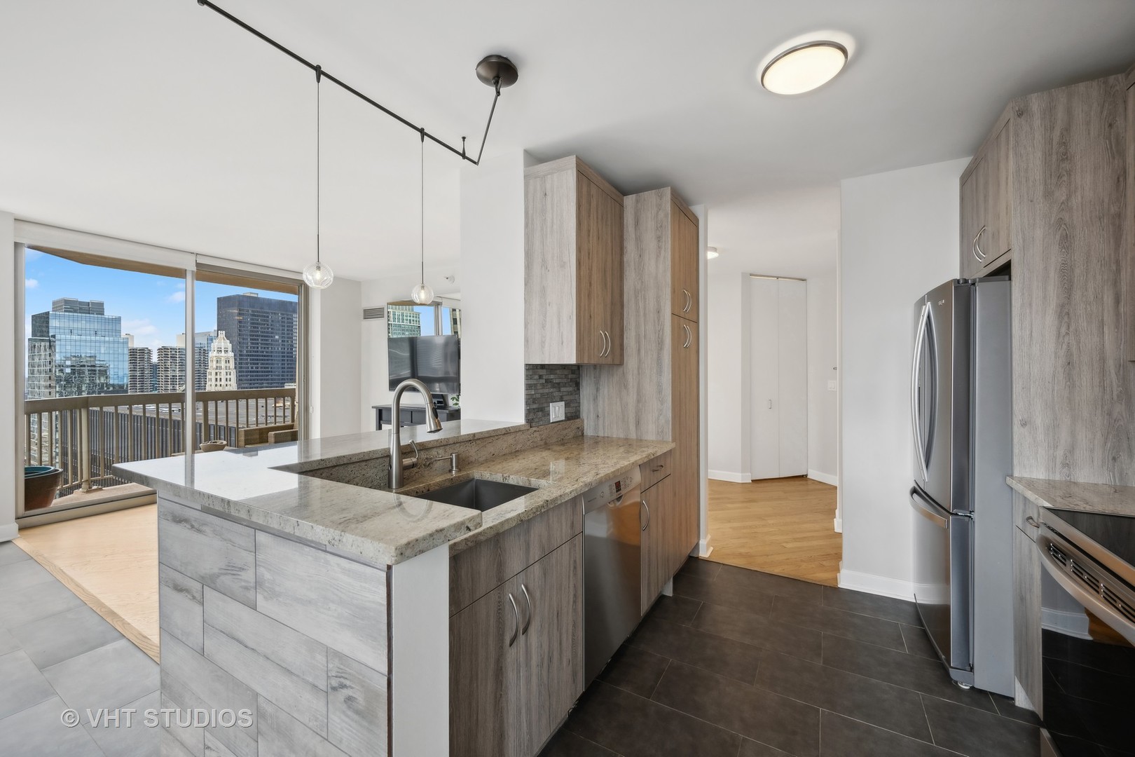 222 N COLUMBUS Drive Unit: 4402