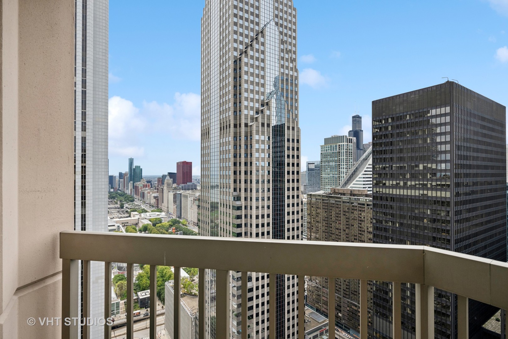 222 N COLUMBUS Drive Unit: 4402