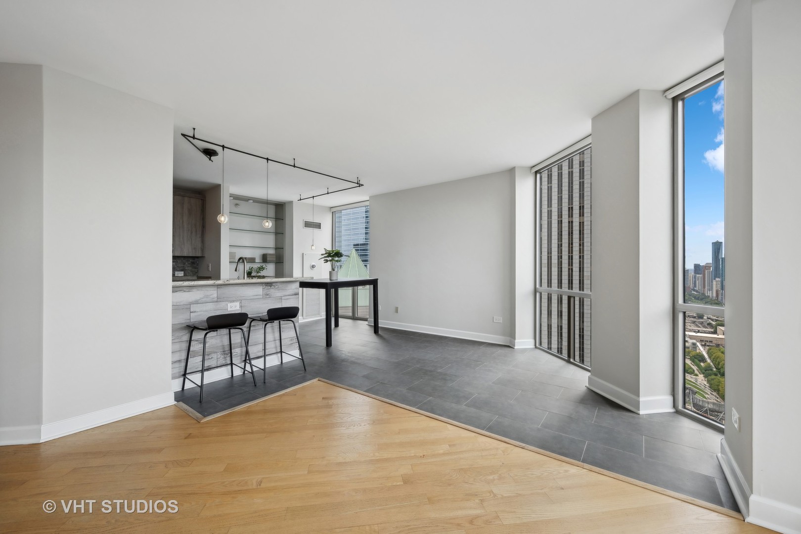 222 N COLUMBUS Drive Unit: 4402