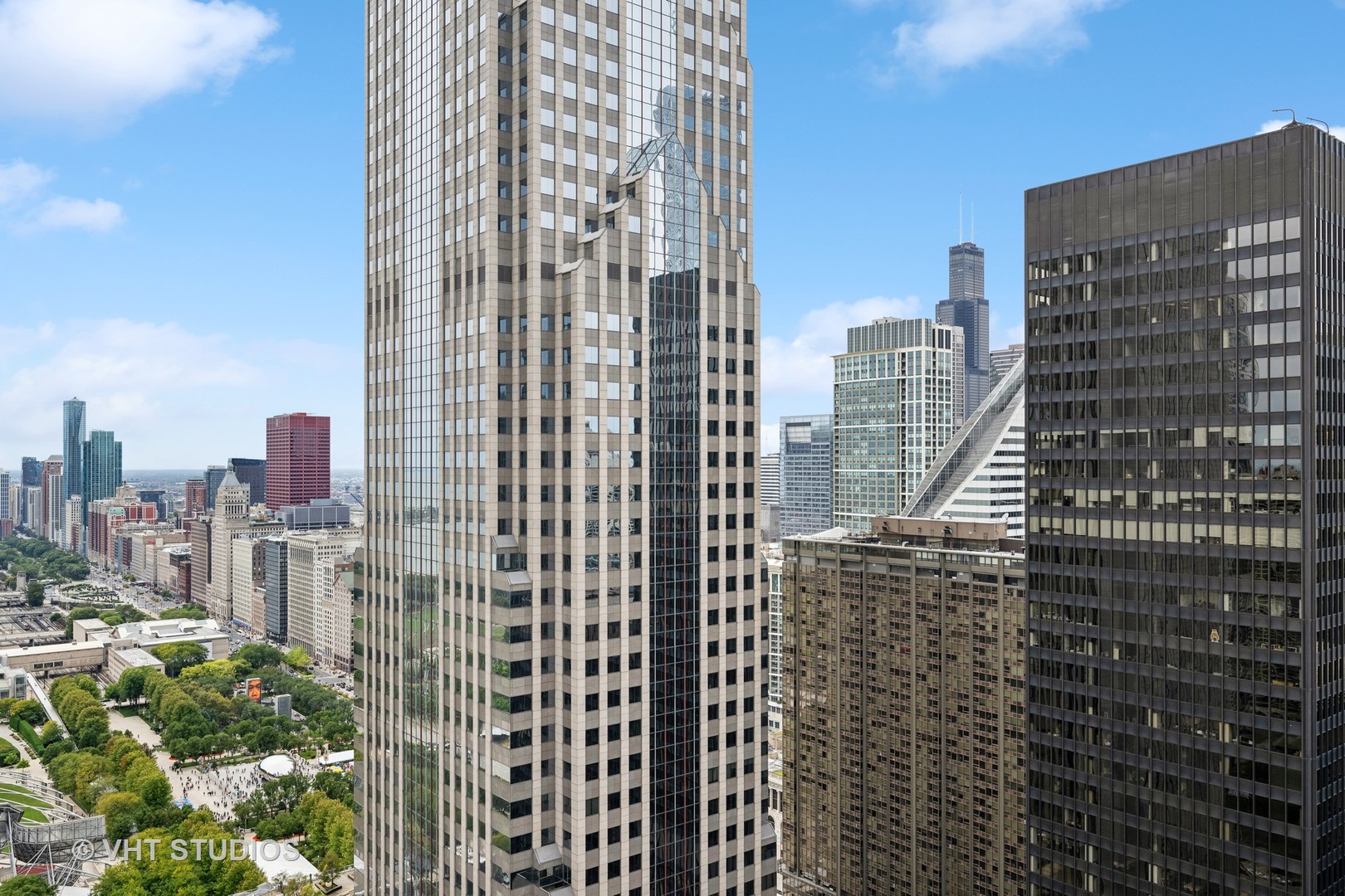 222 N COLUMBUS Drive Unit: 4402