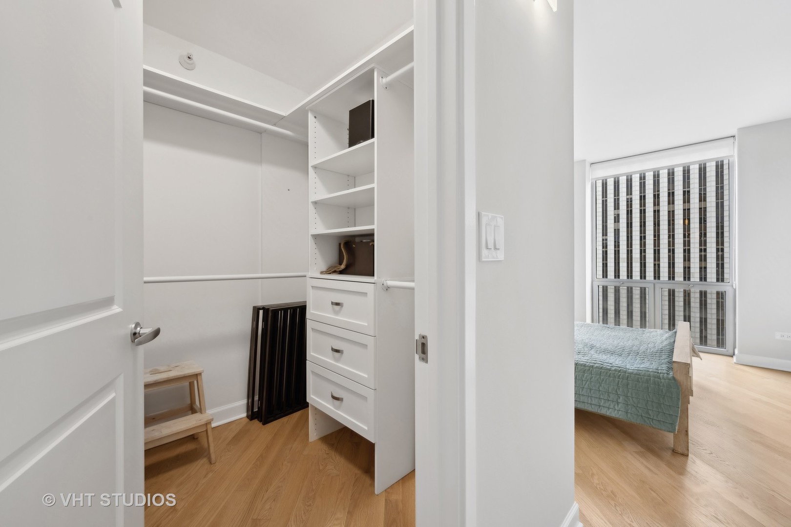 222 N COLUMBUS Drive Unit: 4402