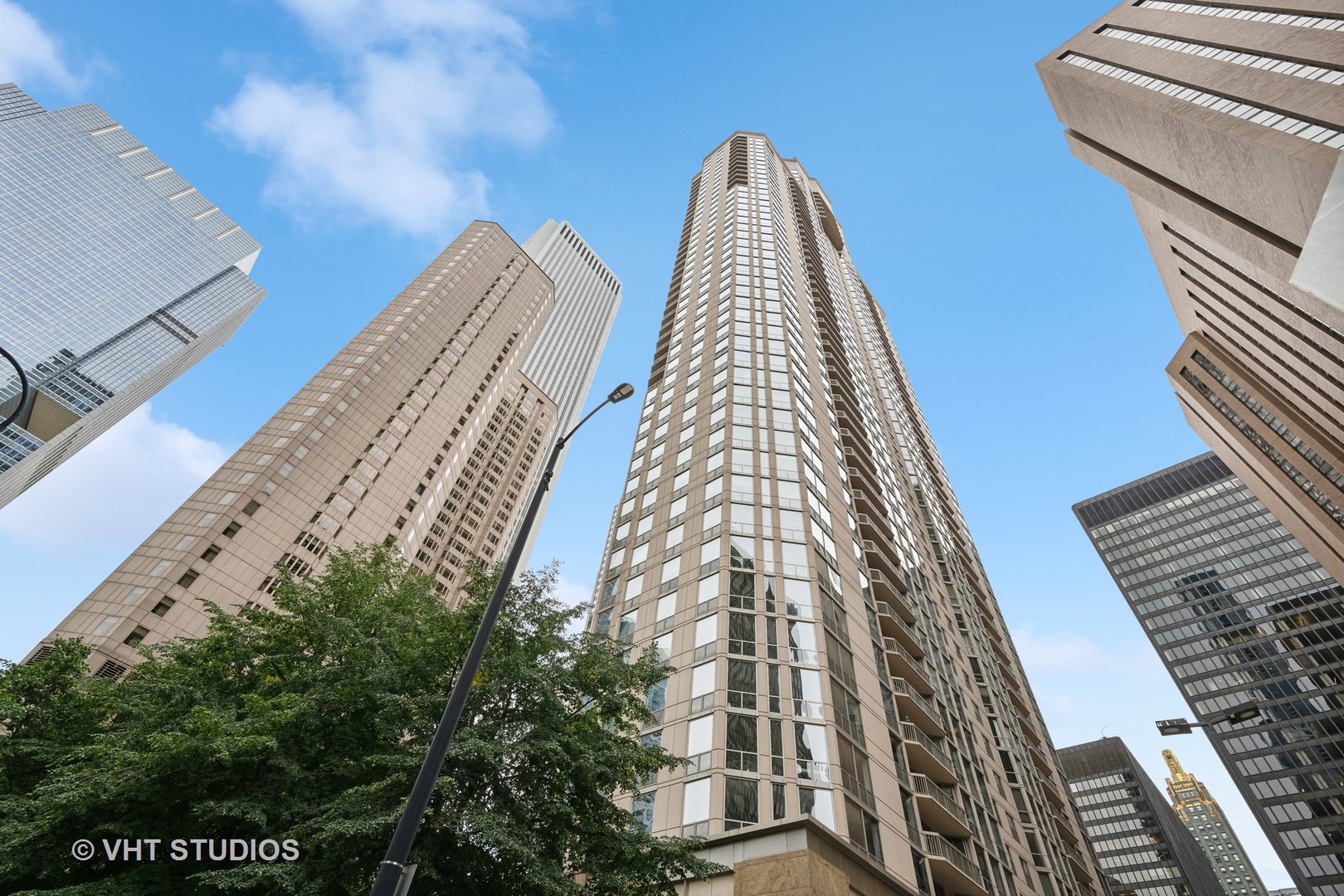 222 N COLUMBUS Drive Unit: 4402