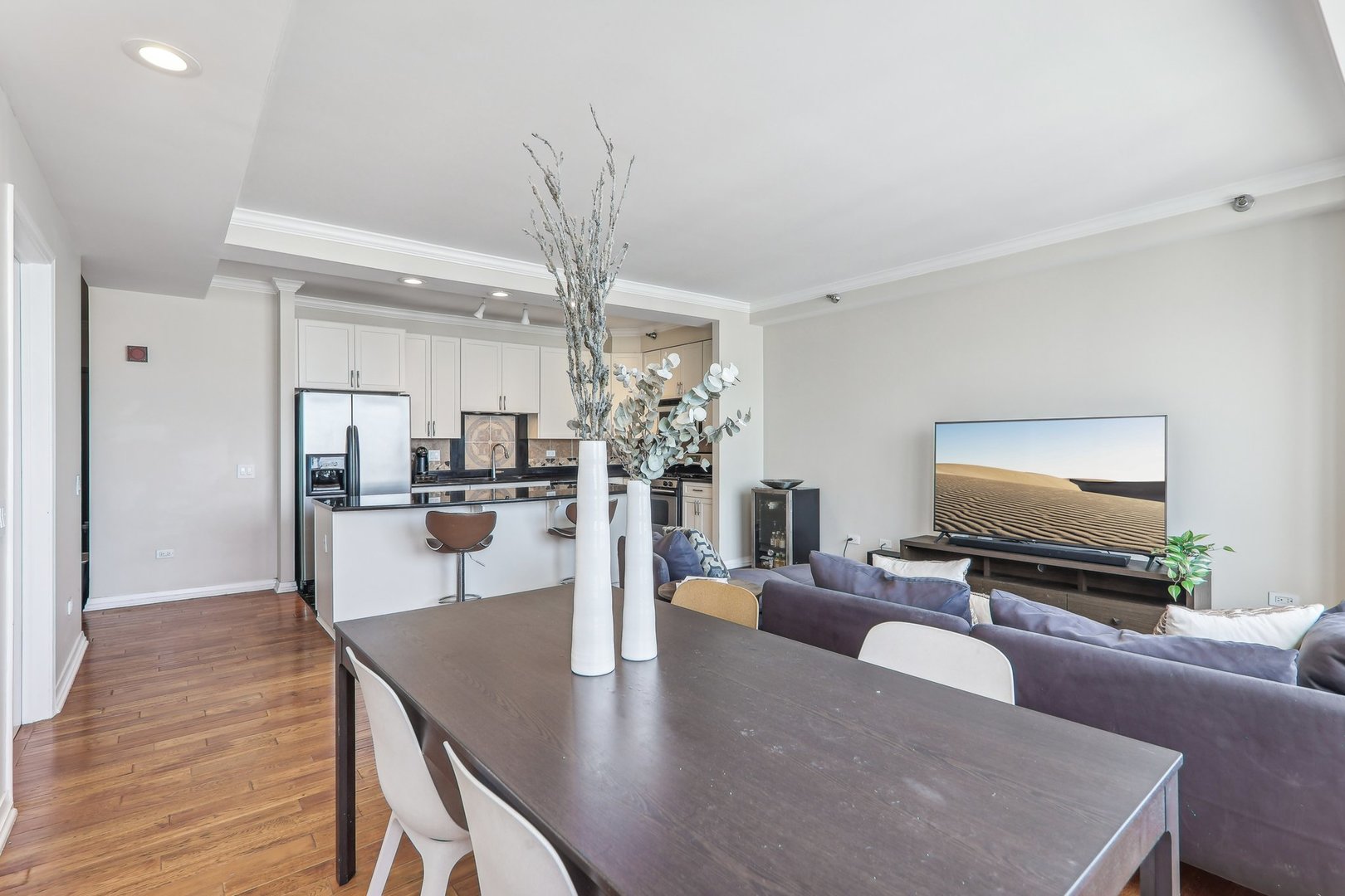 33 W Ontario Street Unit: 51F