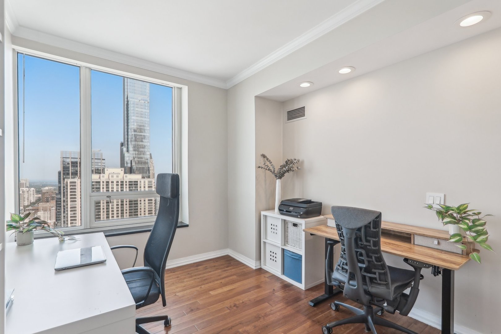 33 W Ontario Street Unit: 51F