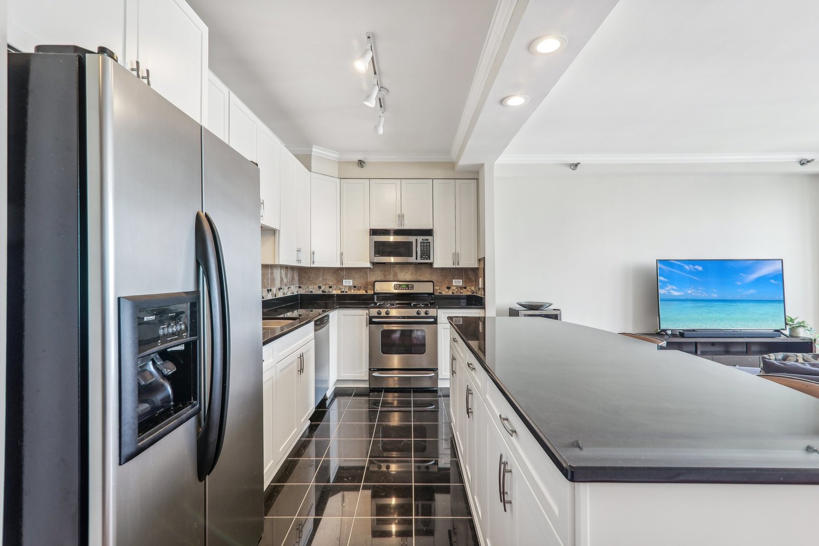 33 W Ontario Street Unit: 51F