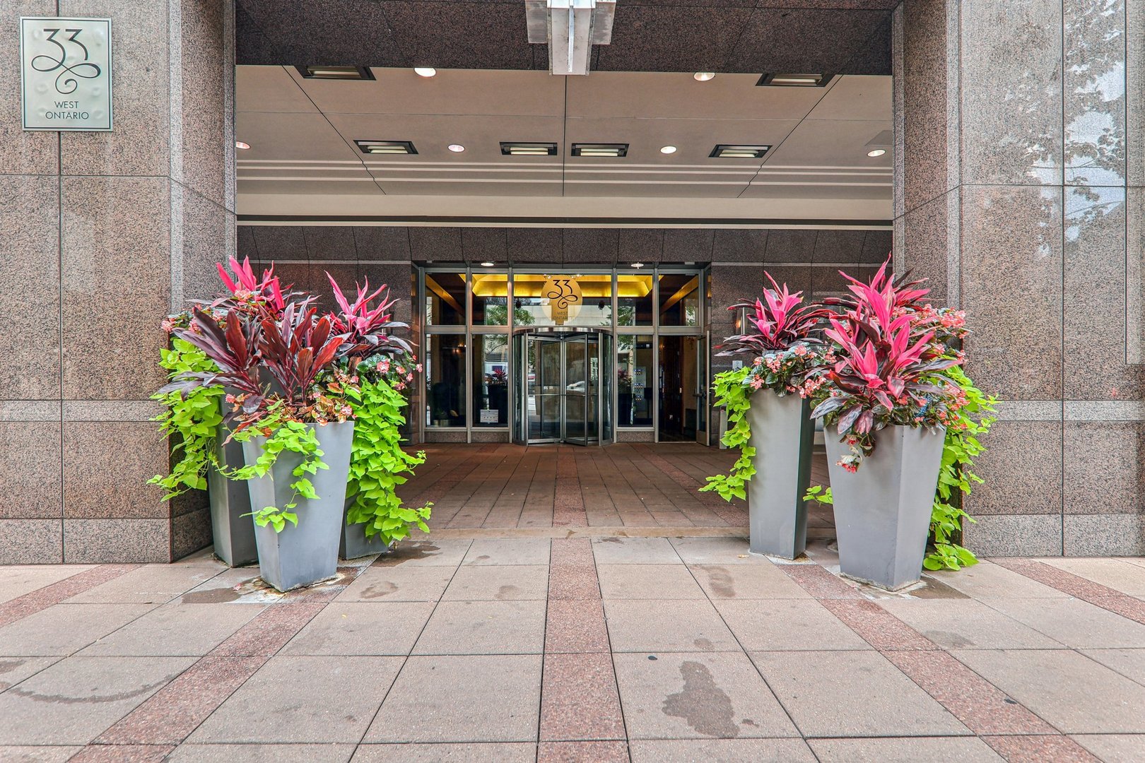 33 W Ontario Street Unit: 51F