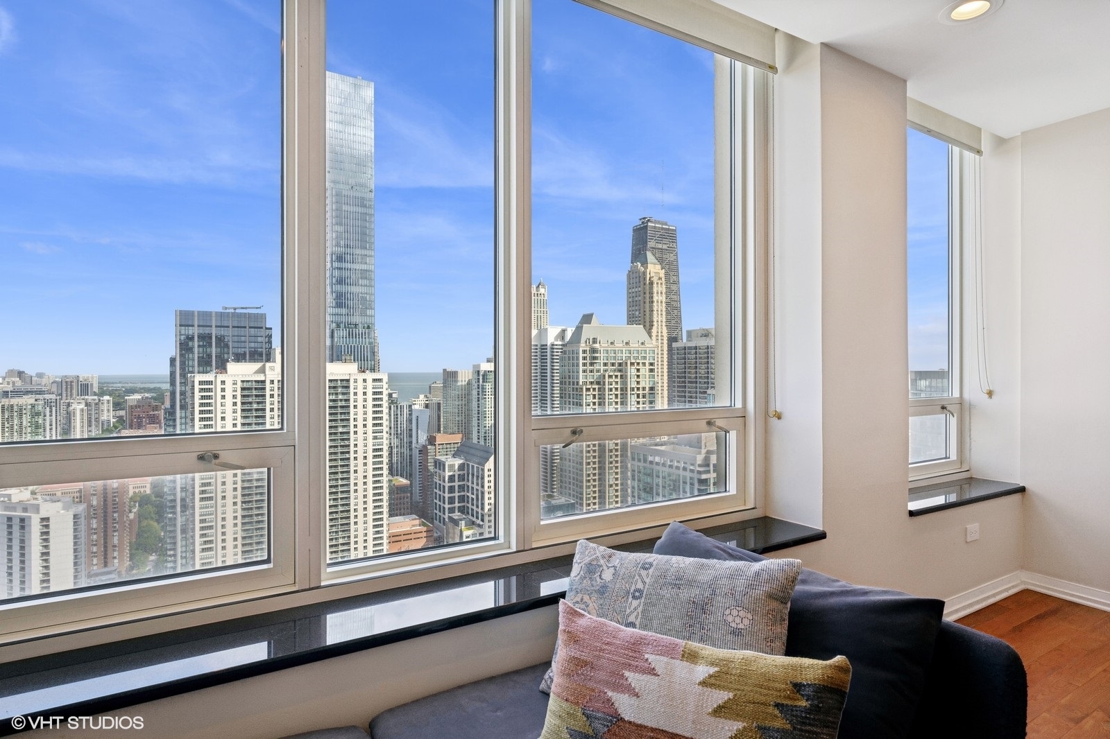 33 W Ontario Street Unit: 51F