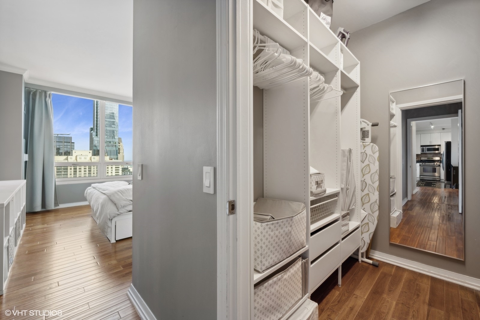 33 W Ontario Street Unit: 51F