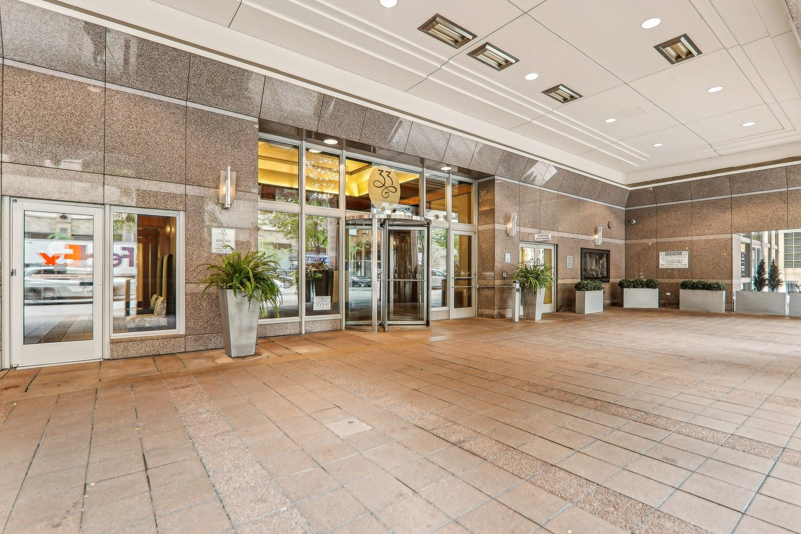 33 W Ontario Street Unit: 51F