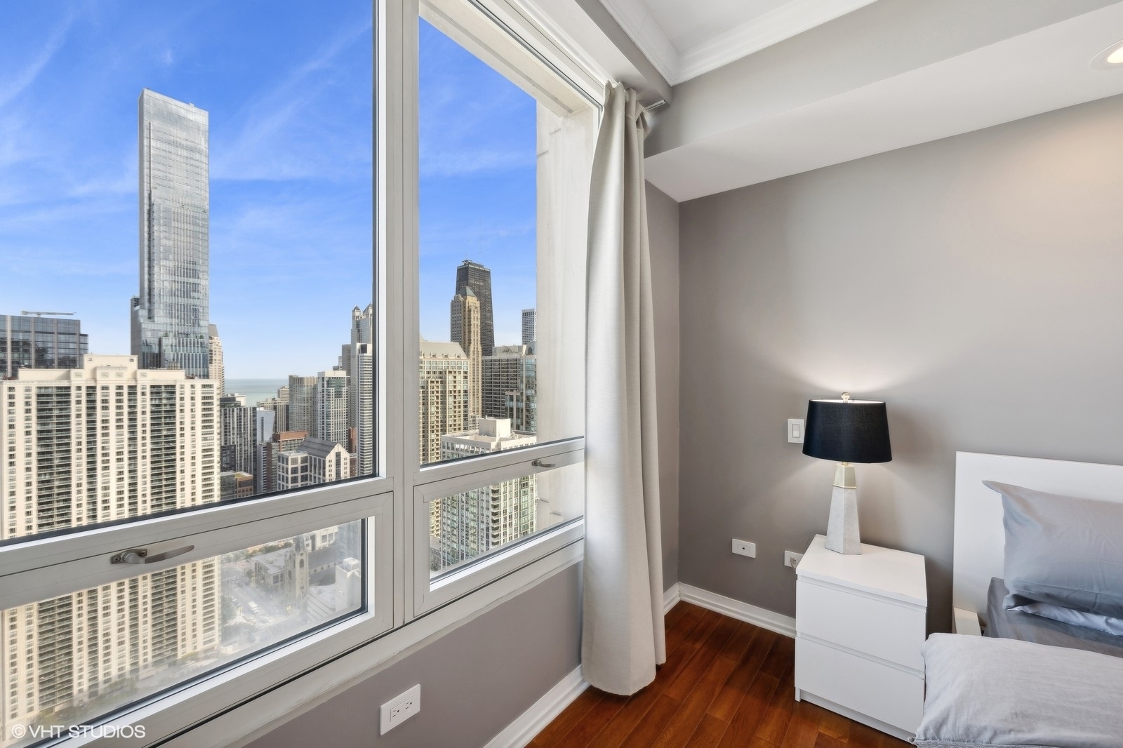 33 W Ontario Street Unit: 51F