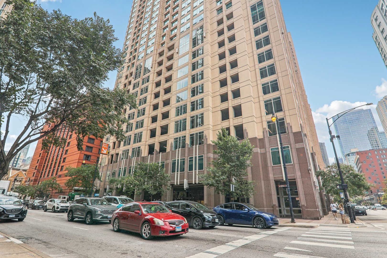 33 W Ontario Street Unit: 51F