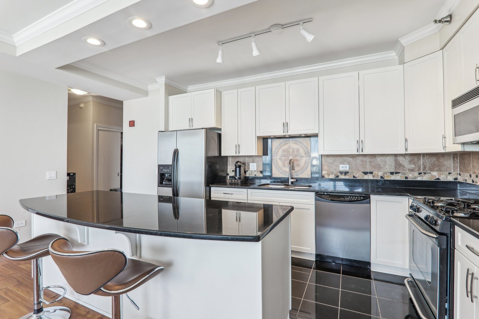 33 W Ontario Street Unit: 51F