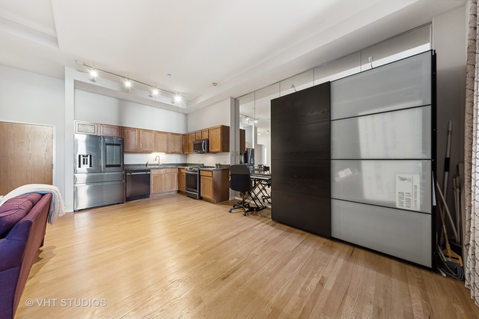 208 W Washington Street Unit: 601