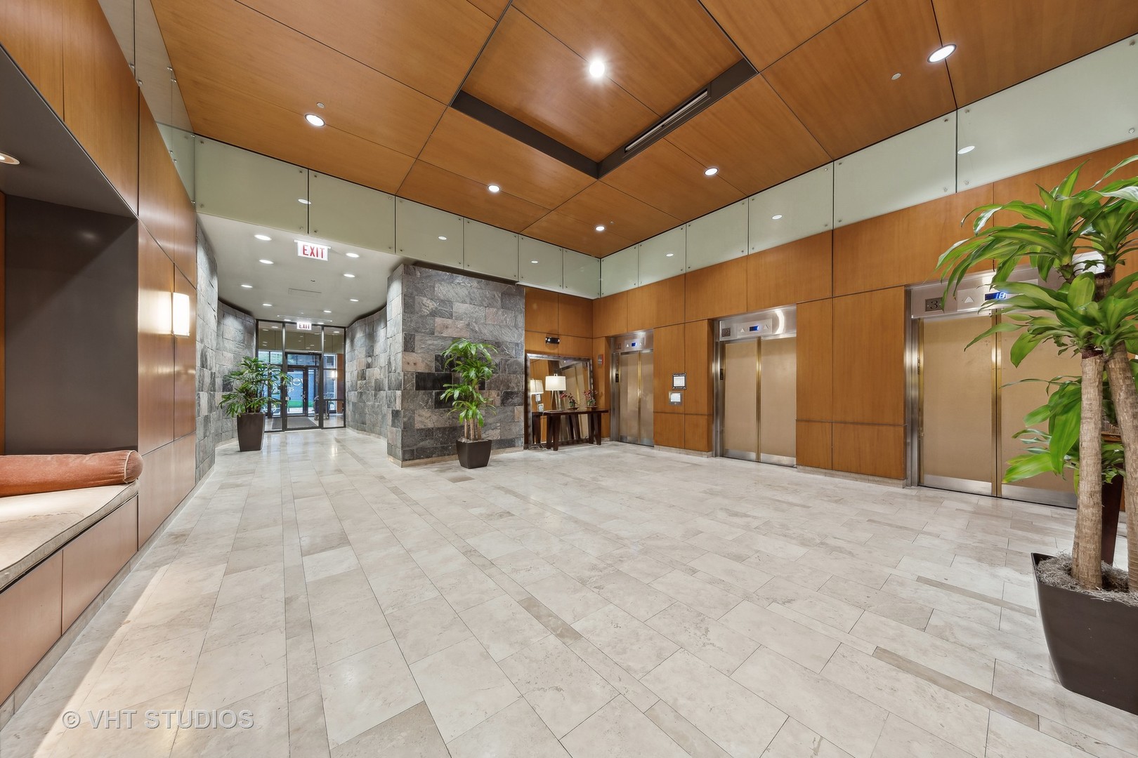 208 W Washington Street Unit: 601