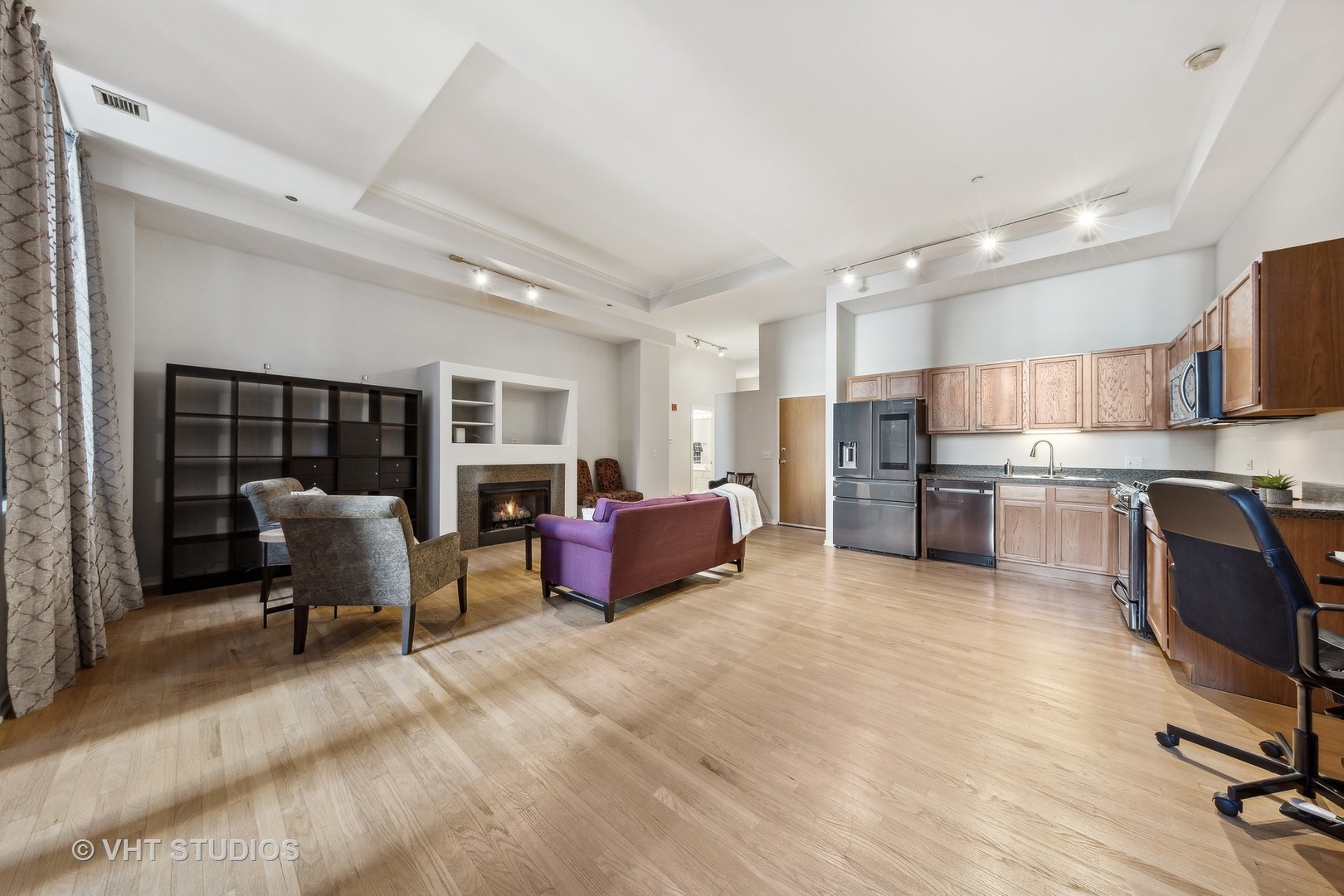 208 W Washington Street Unit: 601