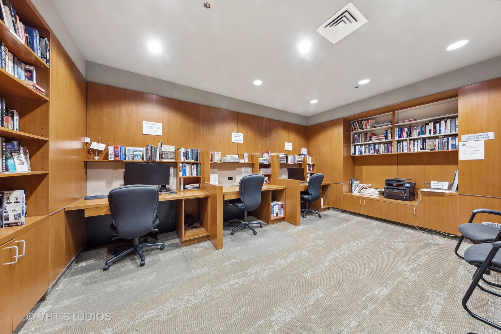 208 W Washington Street Unit: 601