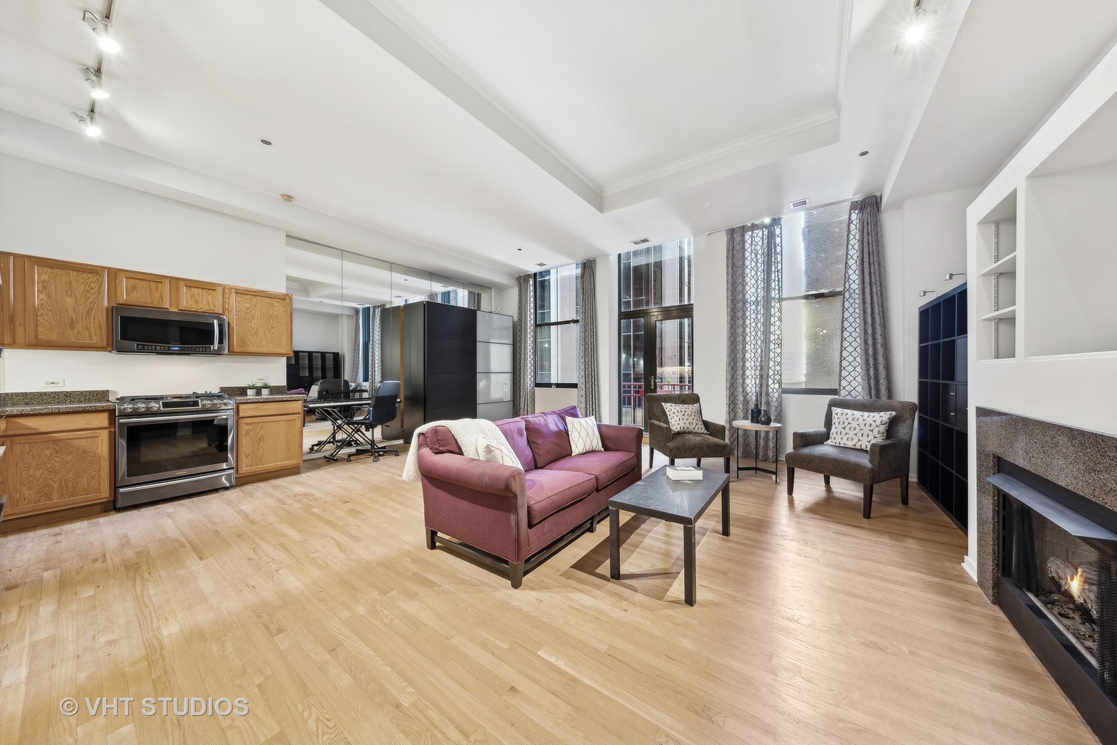 208 W Washington Street Unit: 601