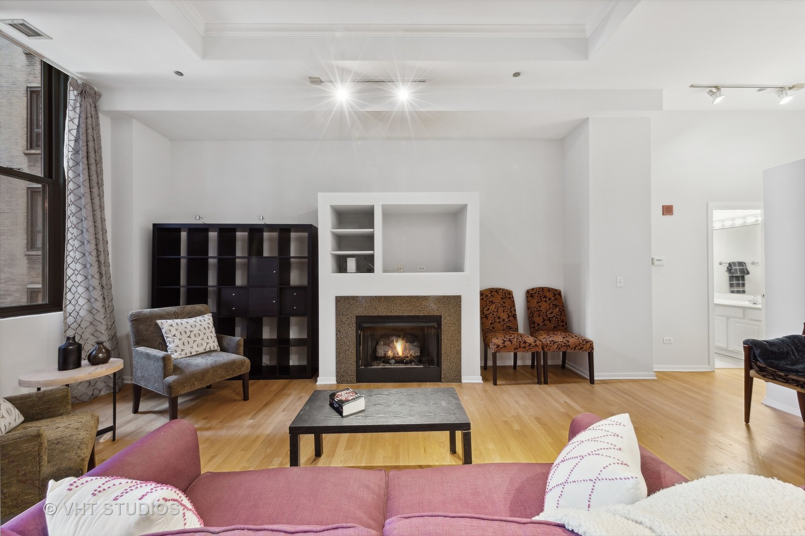 208 W Washington Street Unit: 601