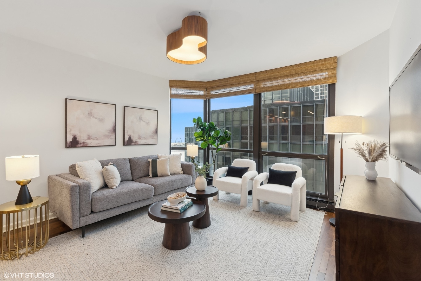 990 N Lake Shore Drive Unit: 28C