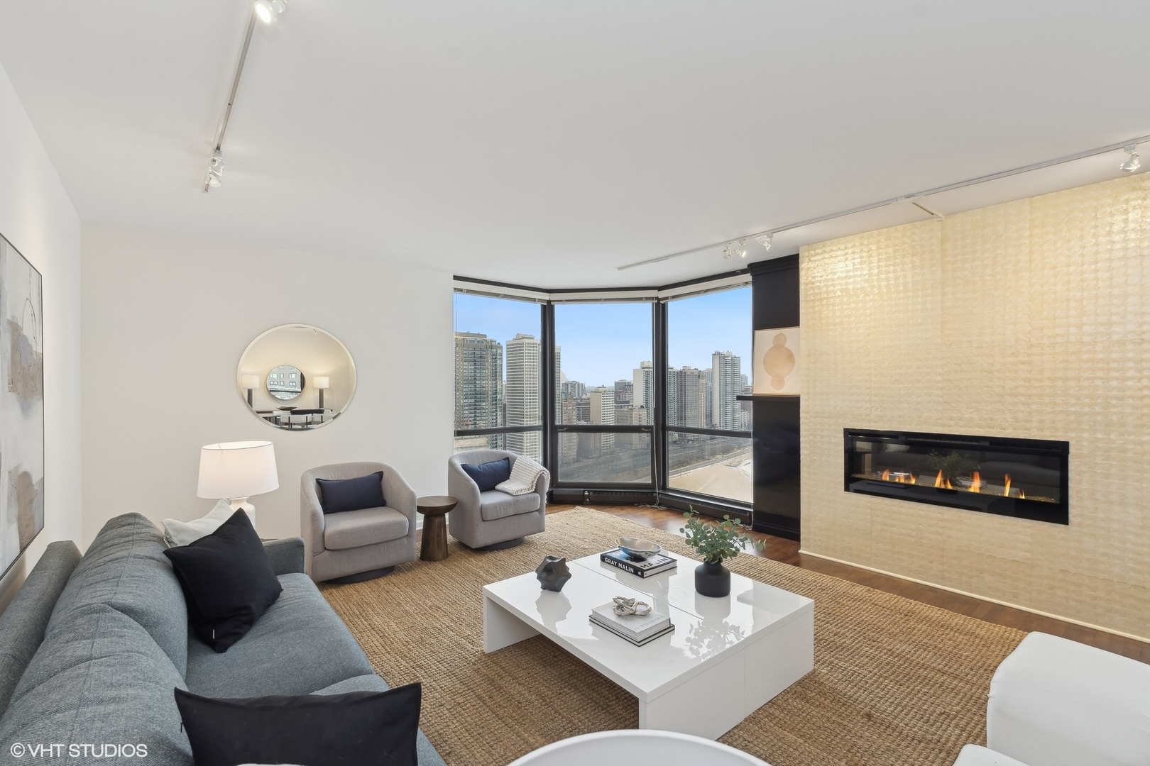 990 N Lake Shore Drive Unit: 28C