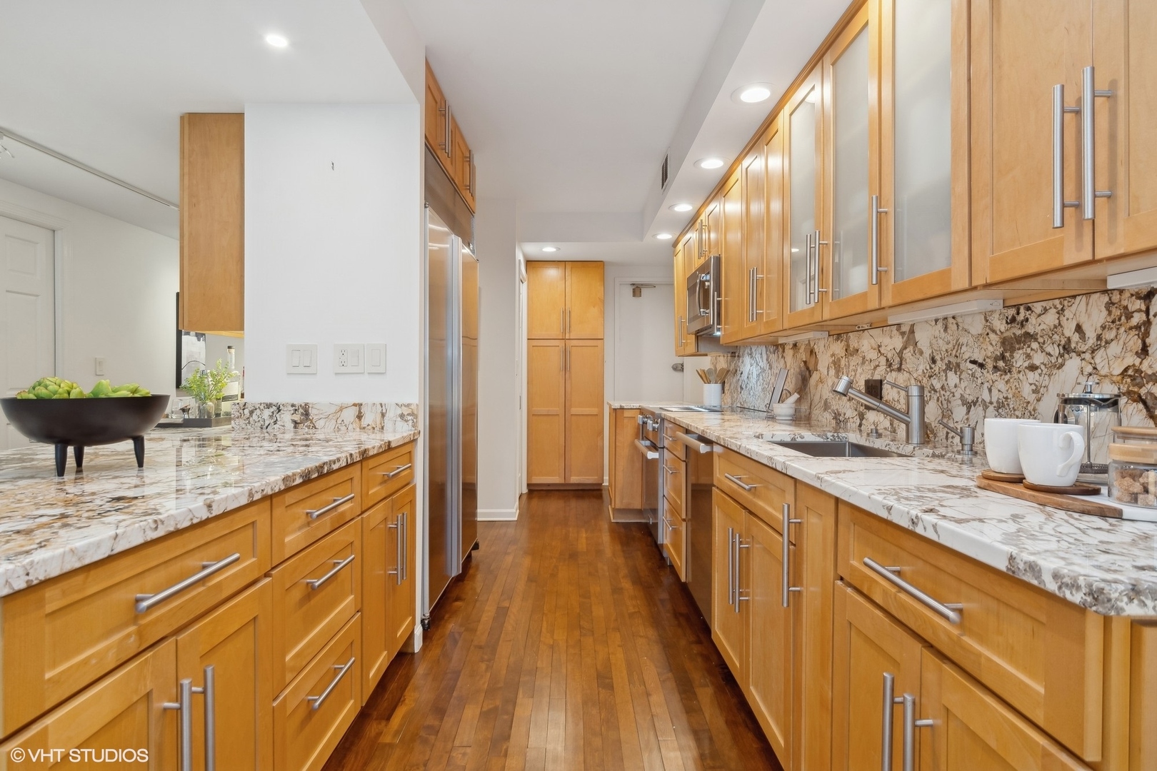 990 N Lake Shore Drive Unit: 28C