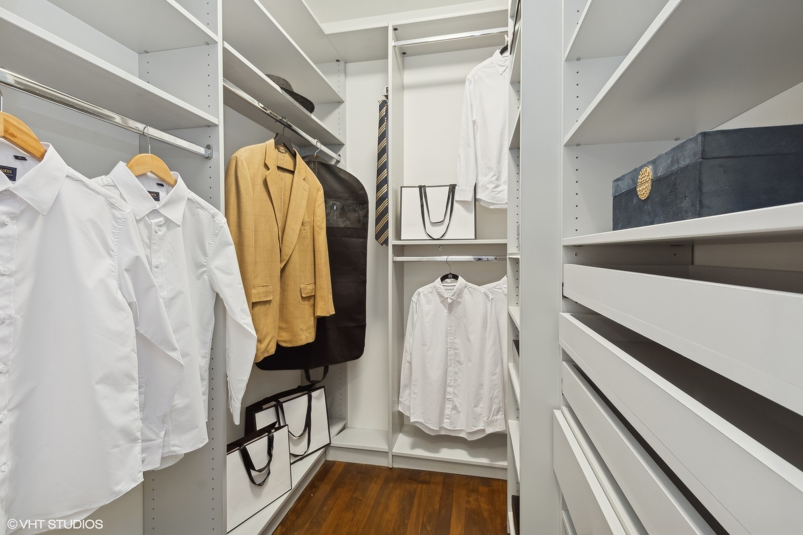 990 N Lake Shore Drive Unit: 28C