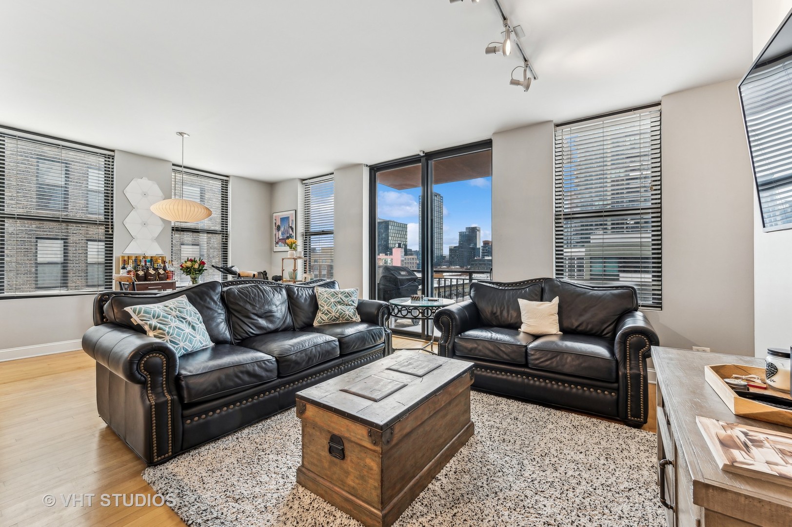 330 N JEFFERSON Street Unit: 705