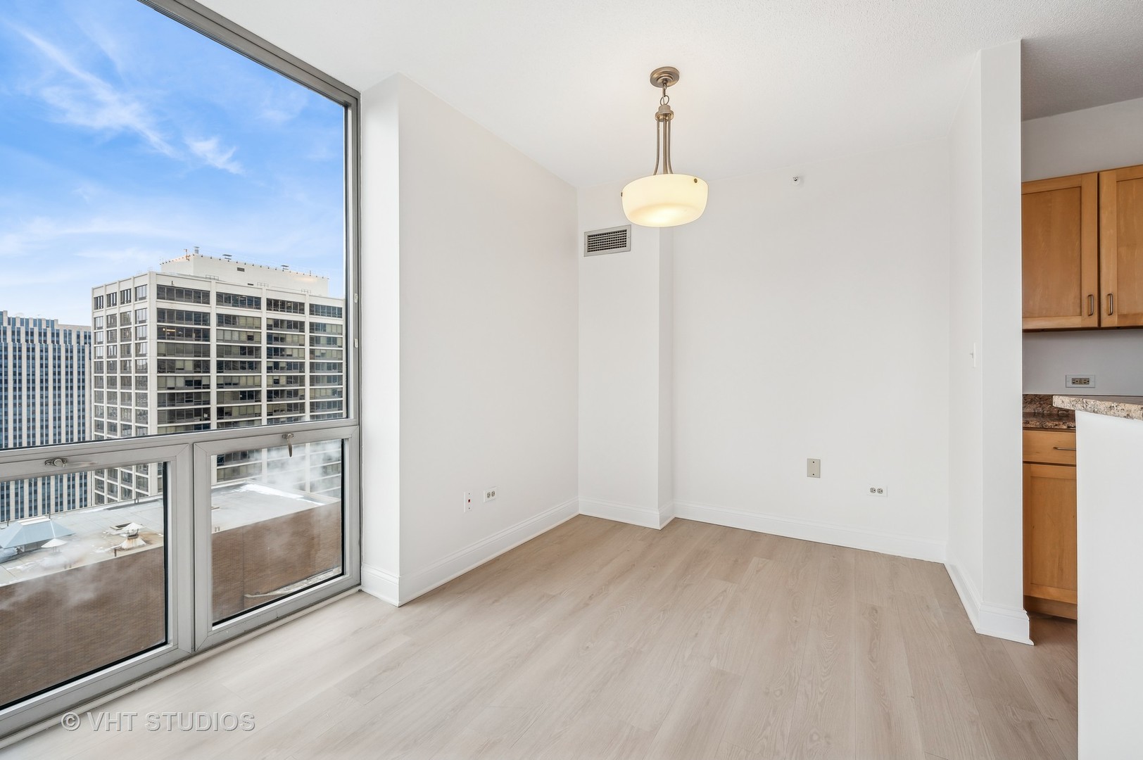222 N COLUMBUS Drive Unit: 4103