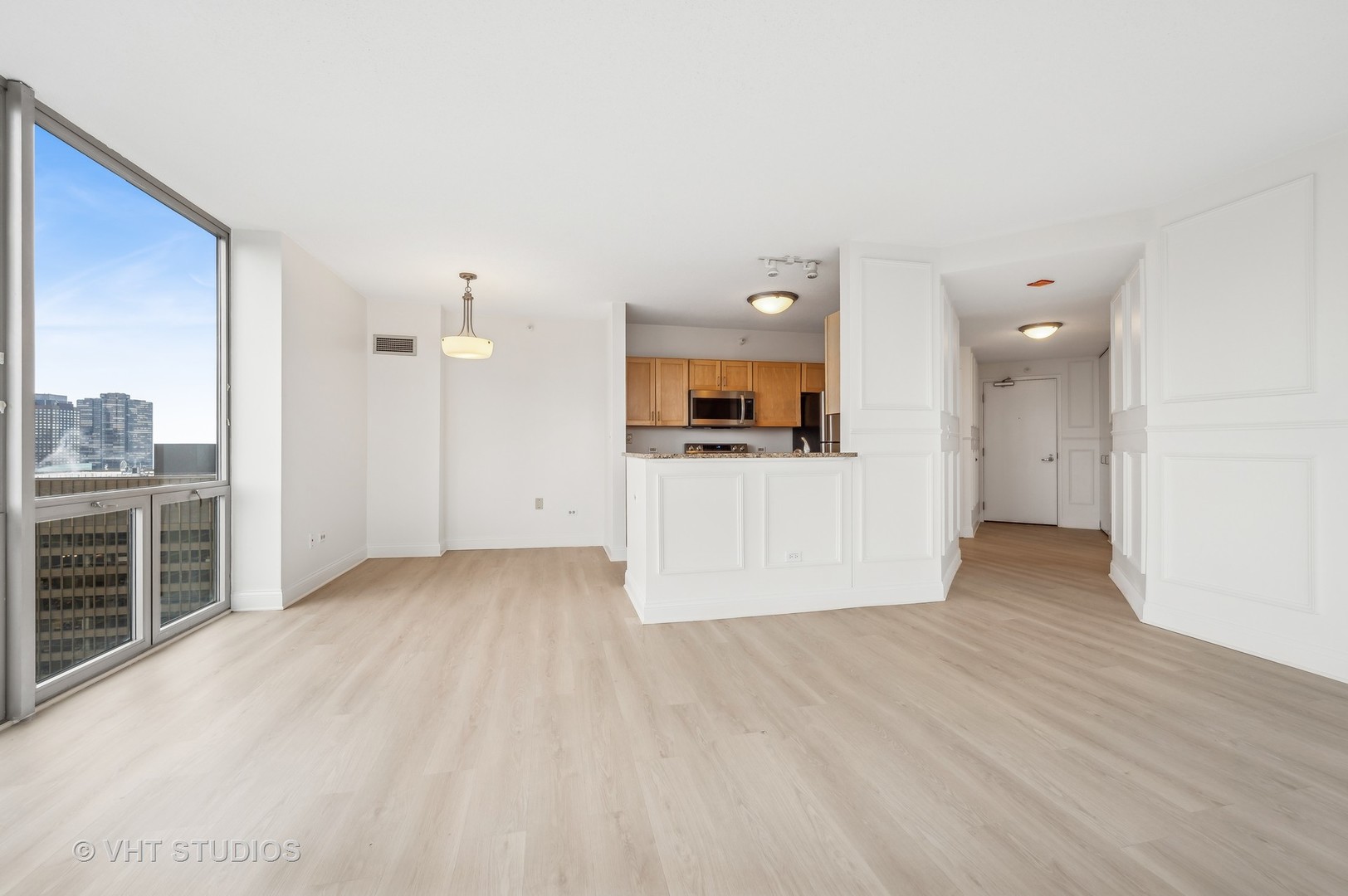 222 N COLUMBUS Drive Unit: 4103