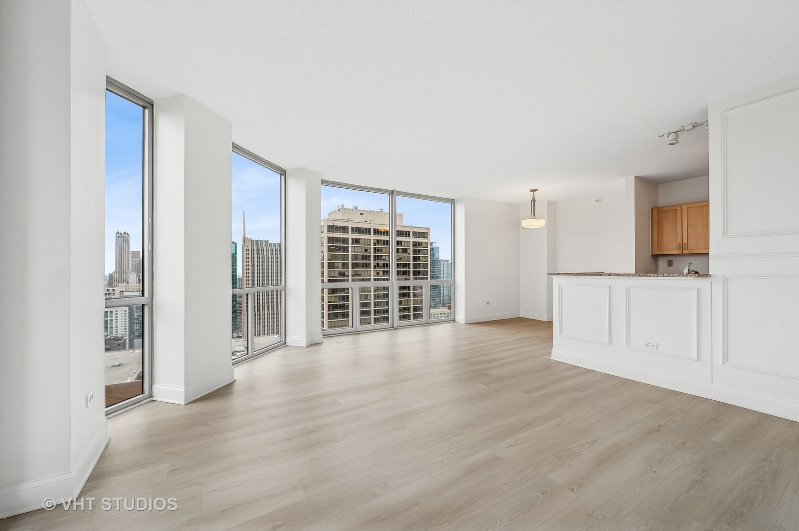 222 N COLUMBUS Drive Unit: 4103