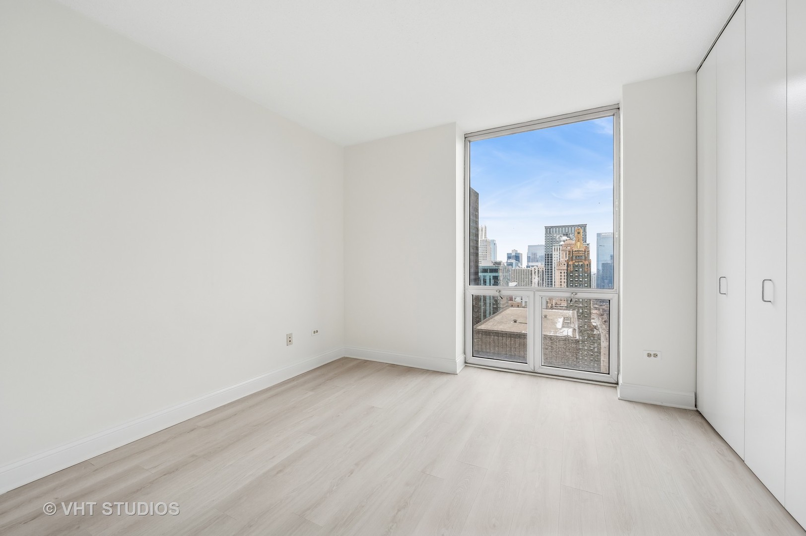 222 N COLUMBUS Drive Unit: 4103