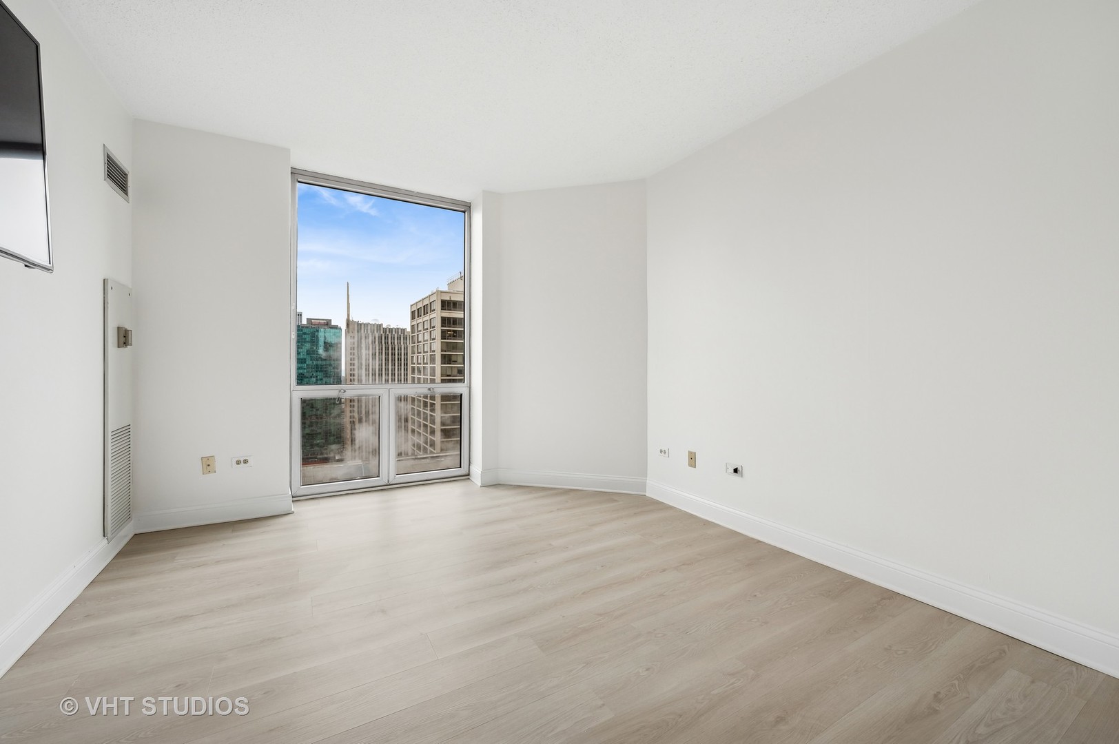 222 N COLUMBUS Drive Unit: 4103