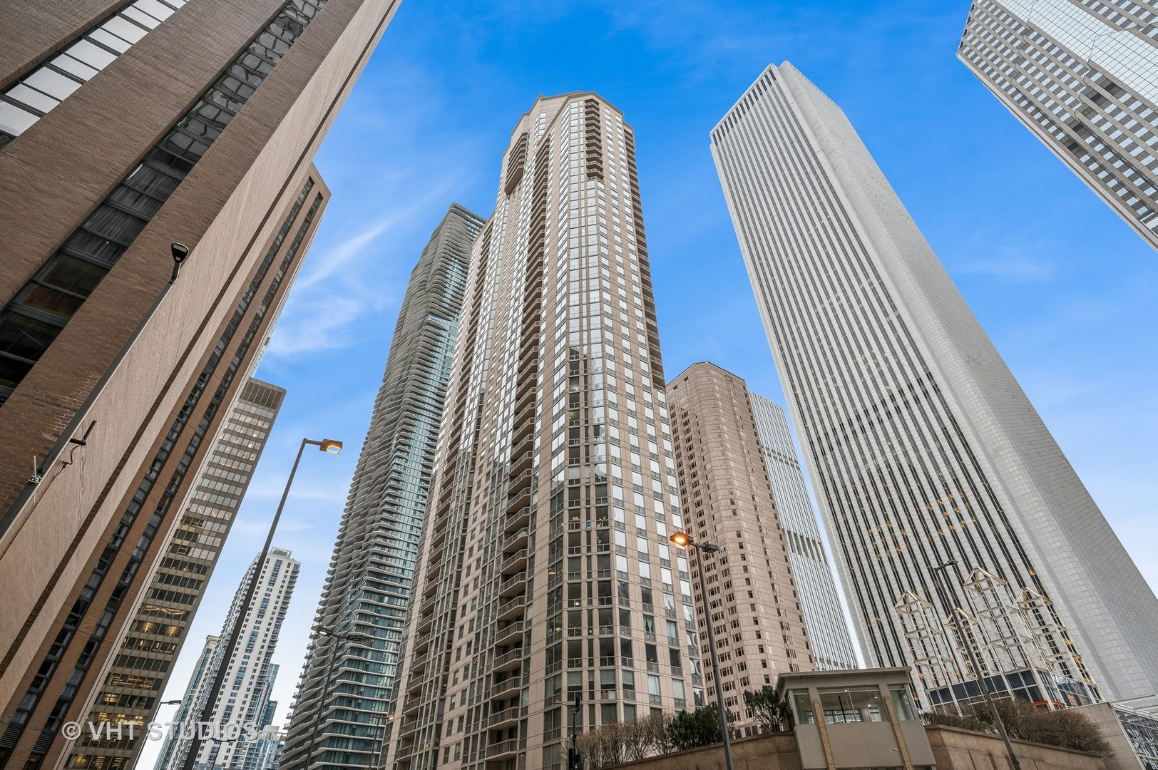 222 N COLUMBUS Drive Unit: 4103