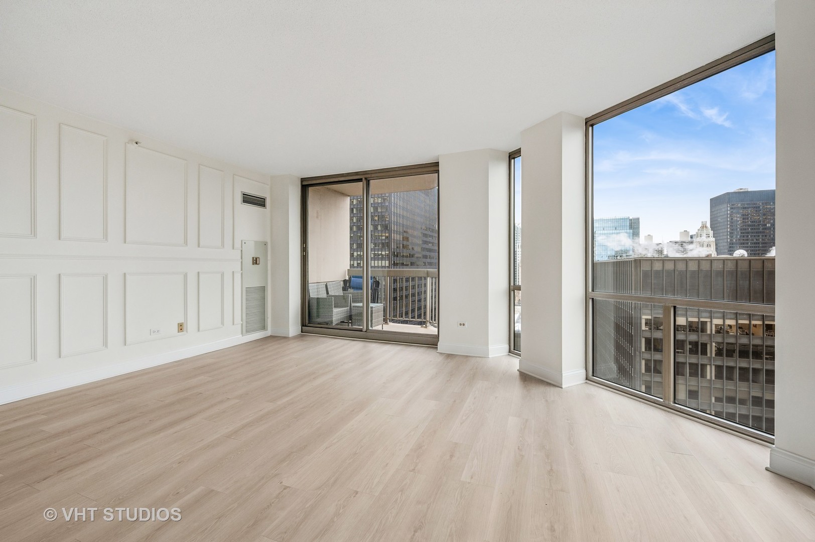 222 N COLUMBUS Drive Unit: 4103