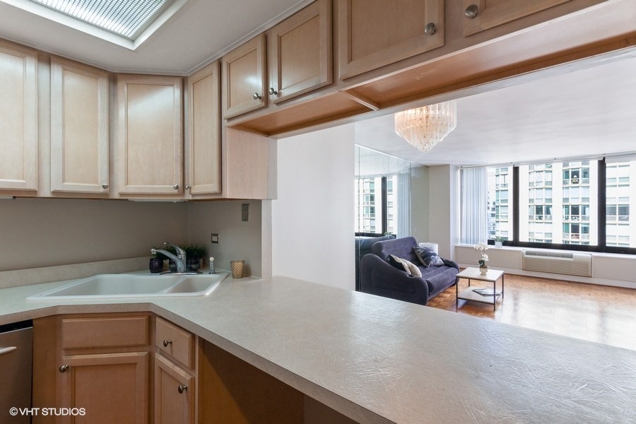 155 N Harbor Drive Unit: 3406