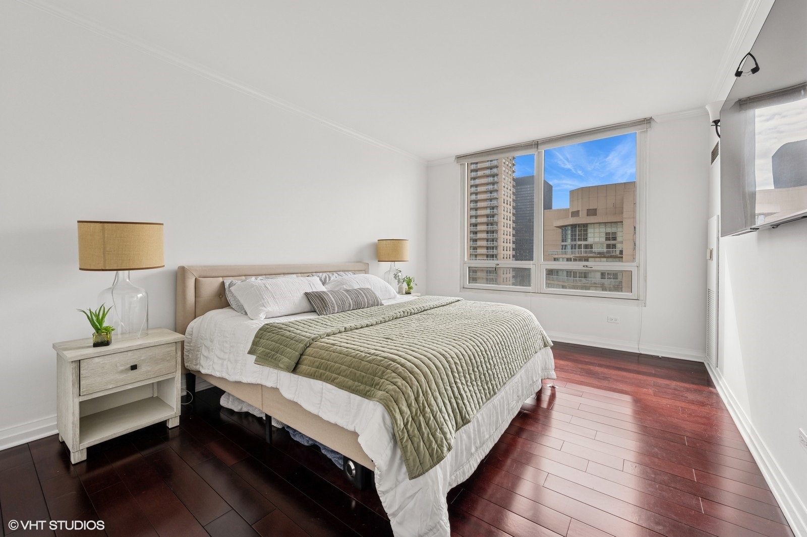 33 W Ontario Street Unit: 36D