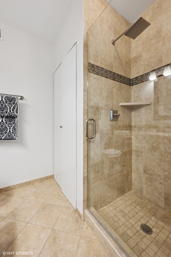 33 W Ontario Street Unit: 36D