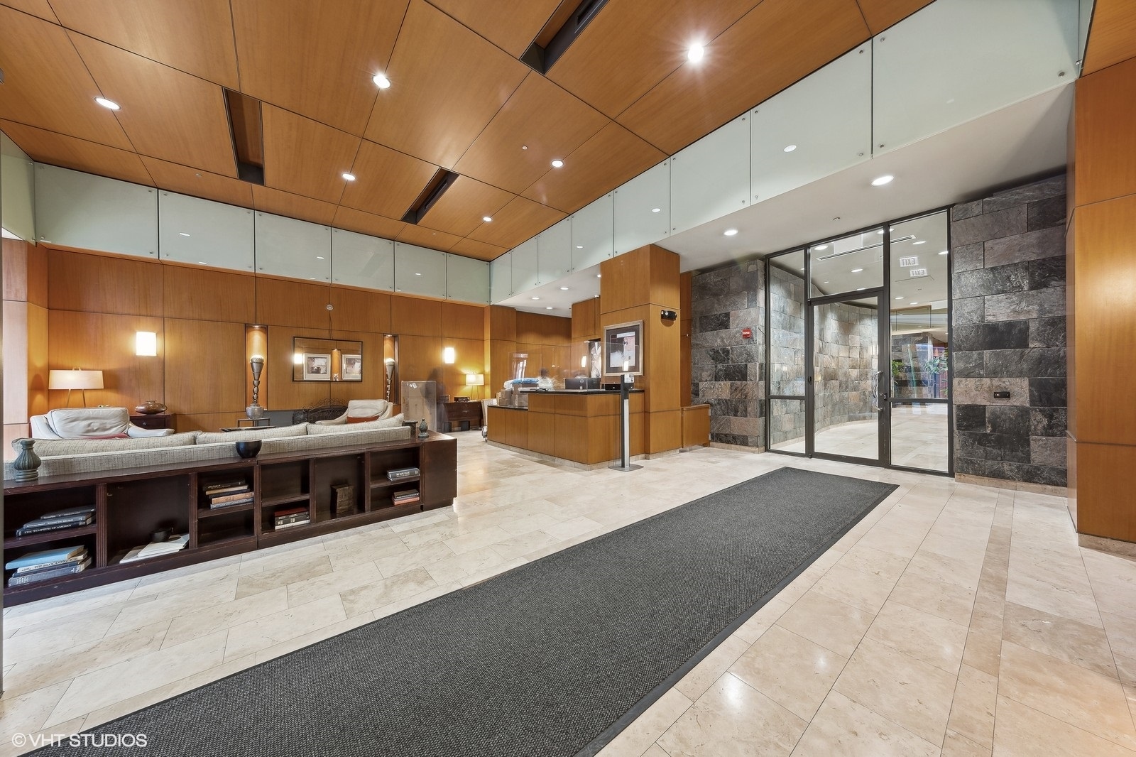 208 W WASHINGTON Street Unit: 905