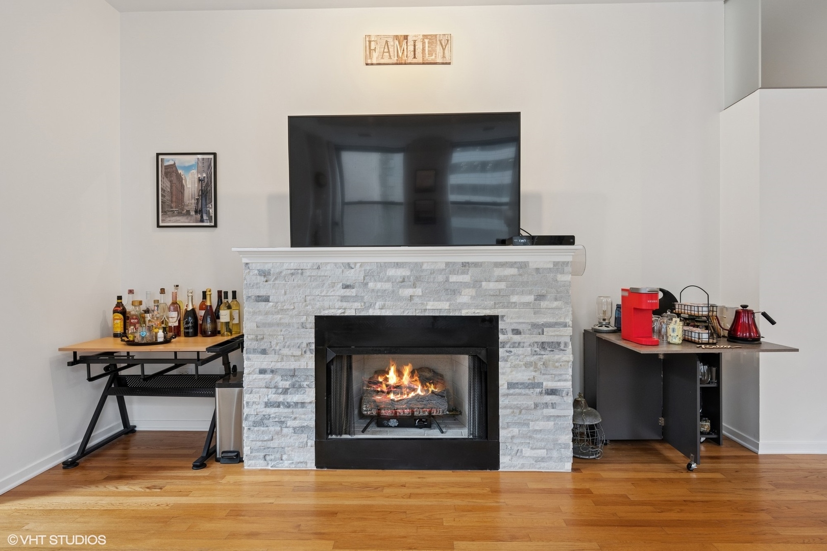 208 W WASHINGTON Street Unit: 905