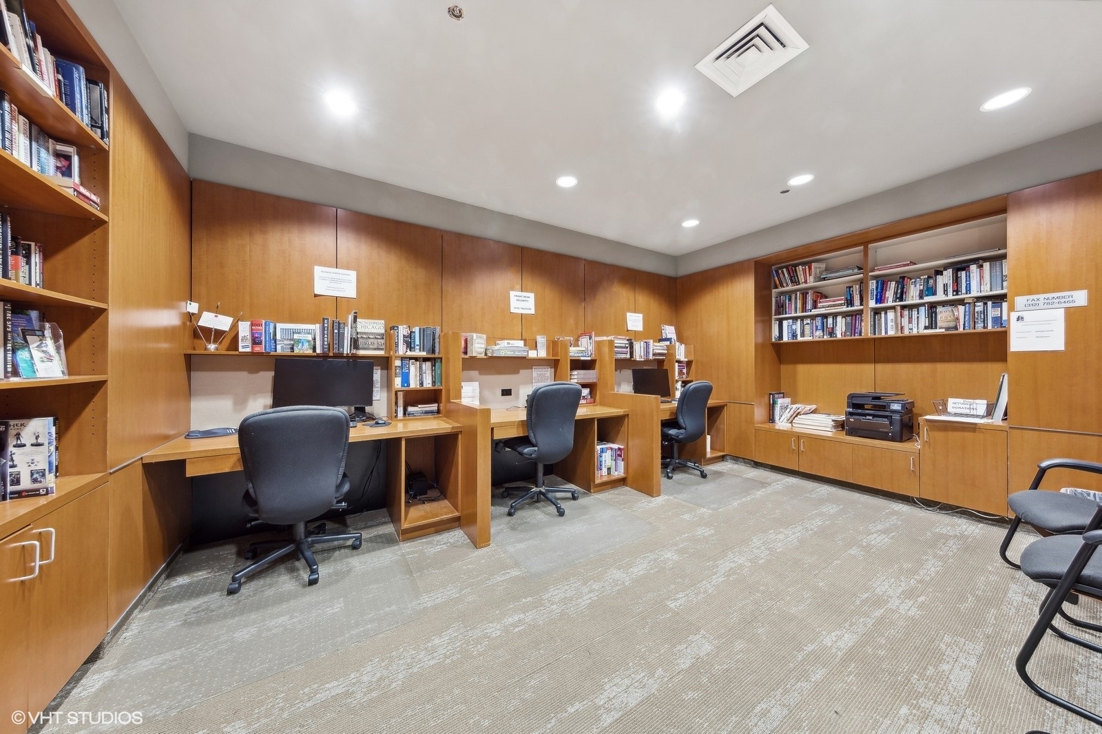 208 W WASHINGTON Street Unit: 905