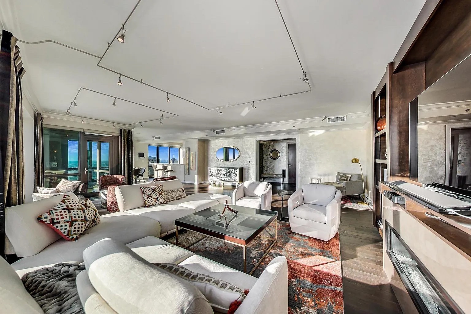 130 N Garland Court Unit: 5303