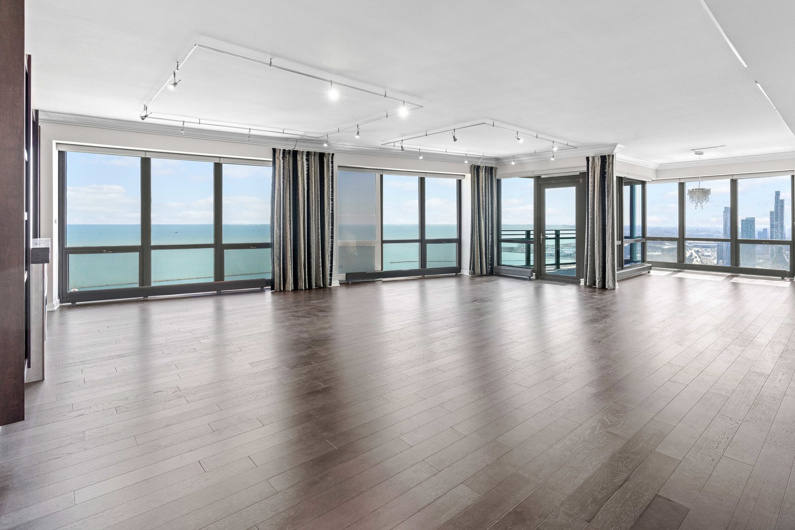 130 N Garland Court Unit: 5303