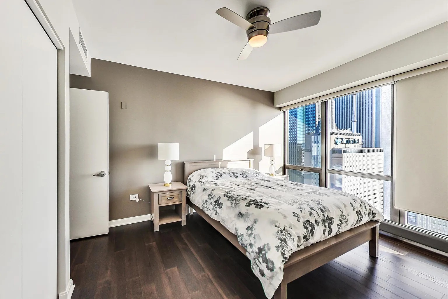 130 N Garland Court Unit: 5303