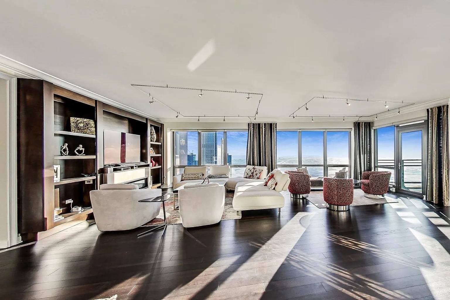 130 N Garland Court Unit: 5303