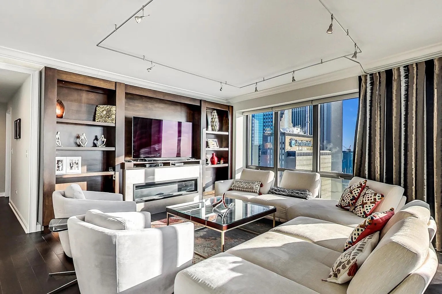 130 N Garland Court Unit: 5303