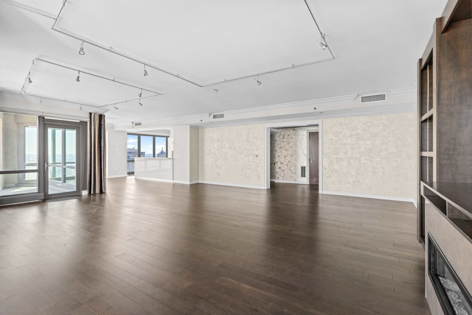 130 N Garland Court Unit: 5303